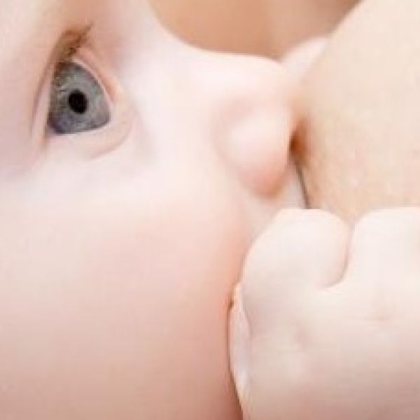 I benefici del latte materno per i neonati con peso molto basso alla nascita (VLBW)