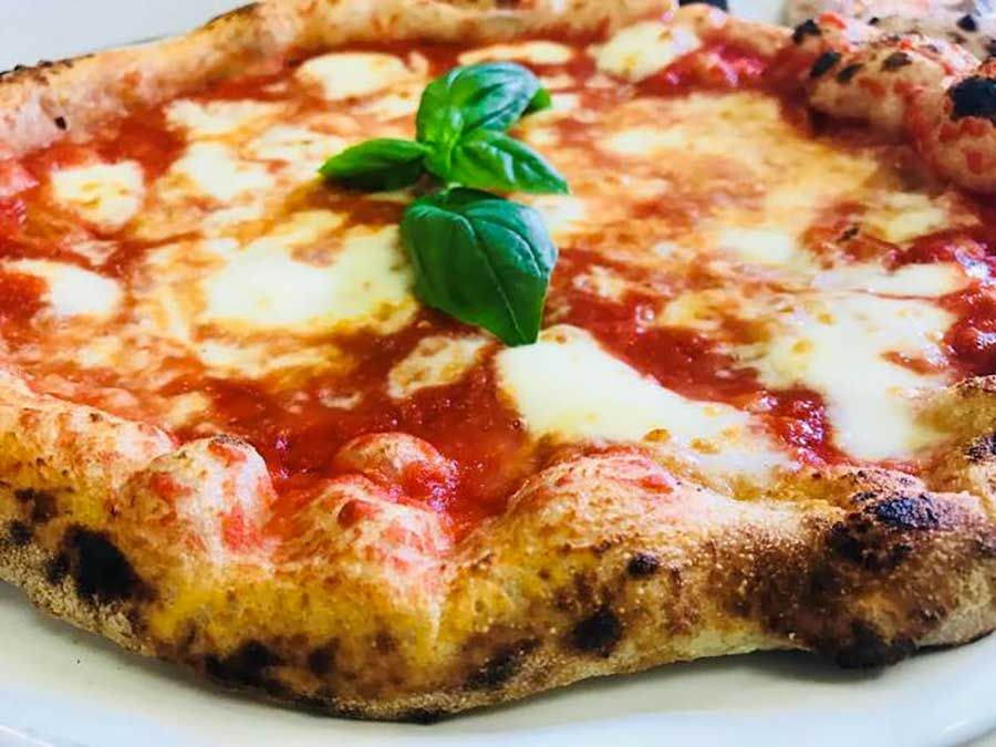 Pizza-in-villa-leno-2019