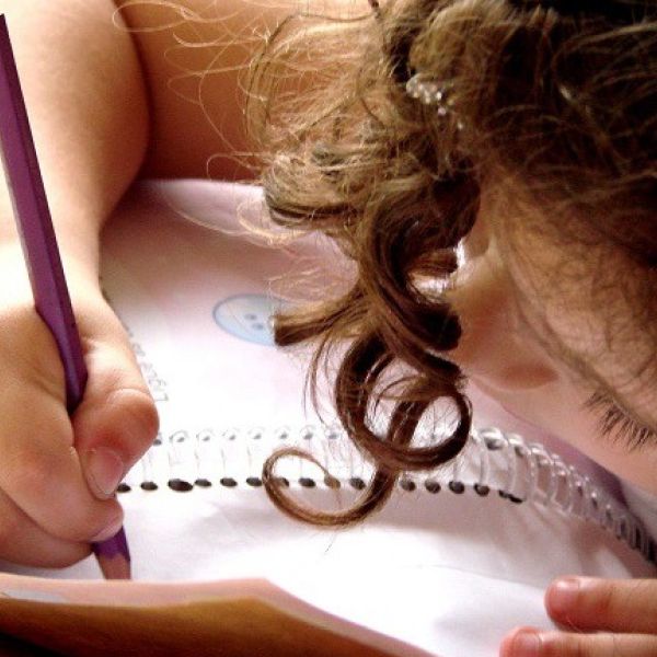 E’ utile che i bambini continuino a scrivere a mano?