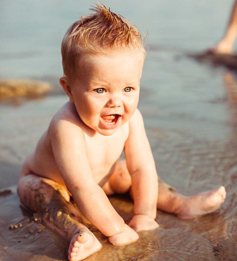 In vacanza con un neonato: sole e protezione