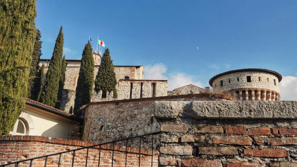 Aprile in fiore: 3 passeggiate facili a Brescia e provincia per piccoli esploratori castello brescia