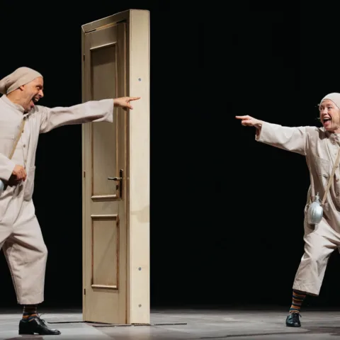 Los Socrates e il mistero della caverna